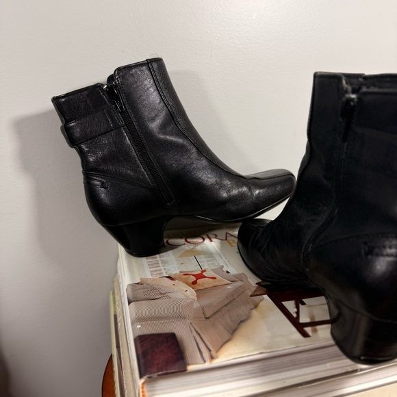 Clark Artisan Size 7 Casual Black Leather Ankle Boots - Picture 5 of 15